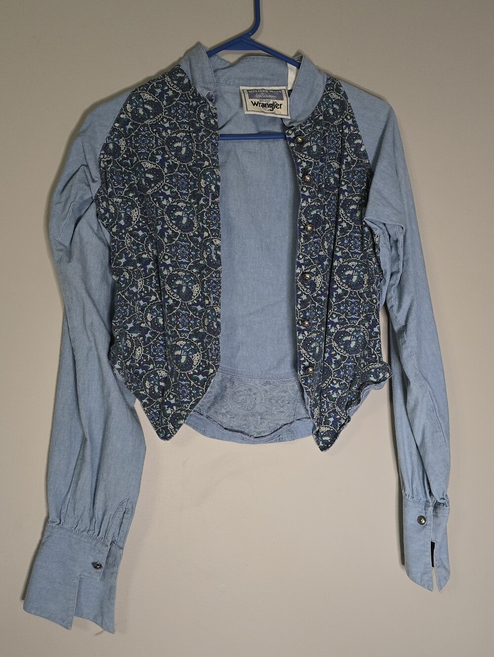 Vintage Wrangler Western Wear. Light Blue Denim Quilted Vest Shirt